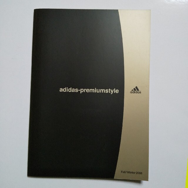 adidas(アディダス)のレア★adidas/アディダス★限定ミニタオル2点(新品)&DVD&カタログ4点 インテリア/住まい/日用品の日用品/生活雑貨/旅行(タオル/バス用品)の商品写真