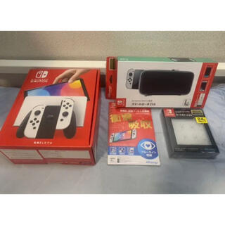 ニンテンドースイッチ(Nintendo Switch)のintendo Switch 有機ELモデルの Joy-Conホワイトカラー (携帯用ゲーム機本体)