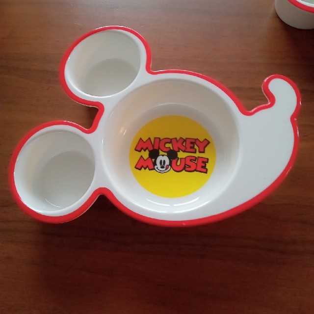 Disney(ディズニー)のディズニー　ハングリーベア　お皿 インテリア/住まい/日用品のキッチン/食器(食器)の商品写真