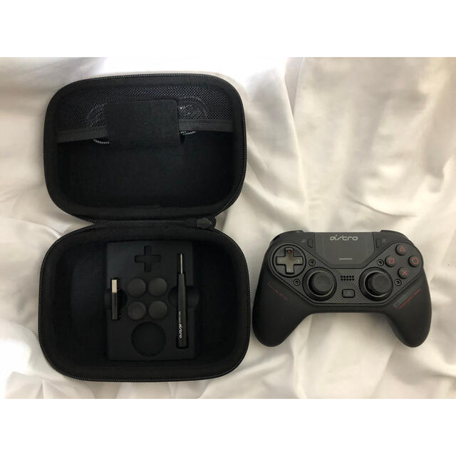 PlayStation(プレイステーション)のASTRO Gaming C40ゲーミングコントローラー 国内正規品 エンタメ/ホビーのゲームソフト/ゲーム機本体(家庭用ゲーム機本体)の商品写真