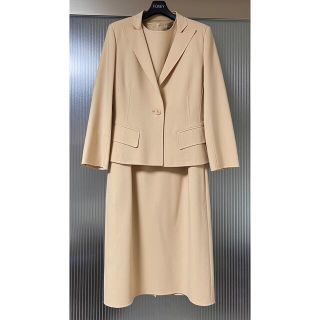 フォクシー(FOXEY)の美品　FOXEY フォクシー　フォーマルスーツ　ワンピース　 ベージュ　42 L(スーツ)