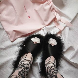 エイチアンドエム(H&M)のSimone rocha × h&m ファーサンダル(サンダル)