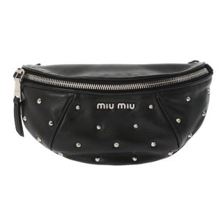 ミュウミュウ(miumiu)のミュウミュウ  スタッズ ボディバッグ ブラック(ボディバッグ/ウエストポーチ)