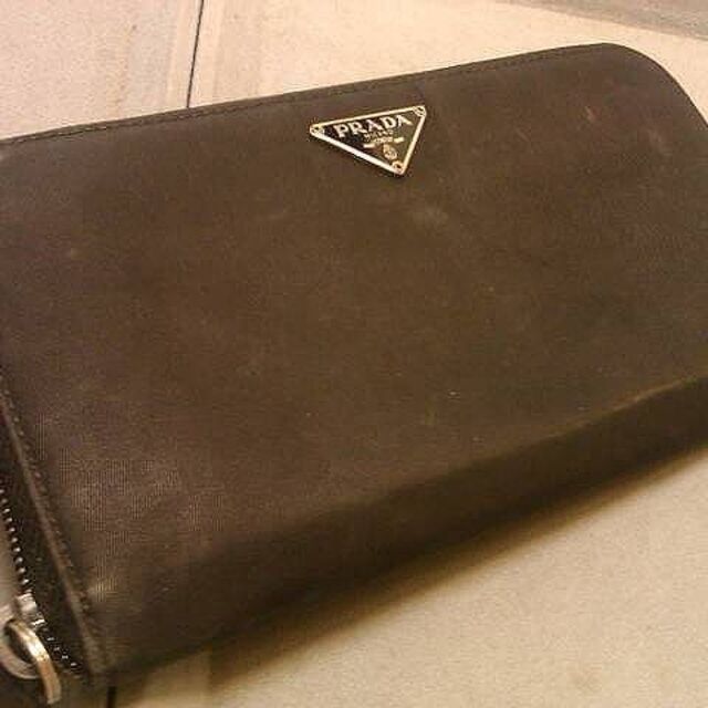PRADA(プラダ) ラウンドファスナー 長財布 男女兼用 ○日本正規品