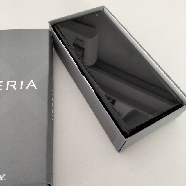 SONY Xperia XZ3 SOV39 ブラック au　simロック未解除ソニー
