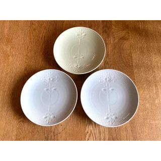 ロイヤルコペンハーゲン(ROYAL COPENHAGEN)のロイヤルコペンハーゲン 19cmフラワーエンブレム  3枚セット(食器)