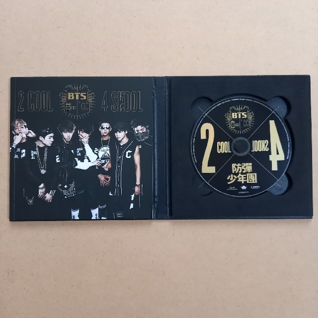 防弾少年団(BTS)(ボウダンショウネンダン)のBTS 防弾少年団 CD 2COOL4SKOOL エンタメ/ホビーのCD(K-POP/アジア)の商品写真