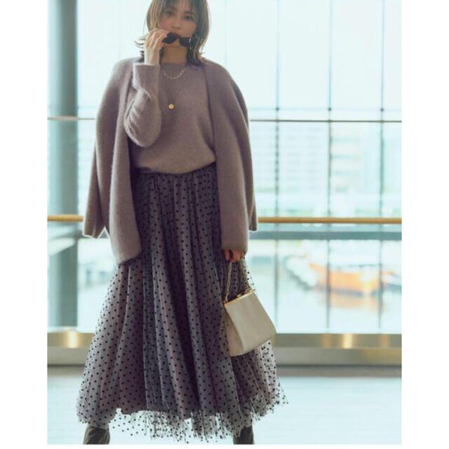 新品 未使用 タグ付き yokochan Vネック ヘムスカラップ ワンピース 新品 未使用 タグ付き yokochan Vネック ヘムスカラップ ワンピース