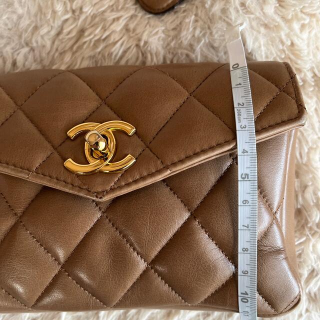 CHANEL(シャネル)の【ビンテージ】CHANELシャネルウエストバッグ　キャメル＋紺2個セット レディースのバッグ(ボディバッグ/ウエストポーチ)の商品写真