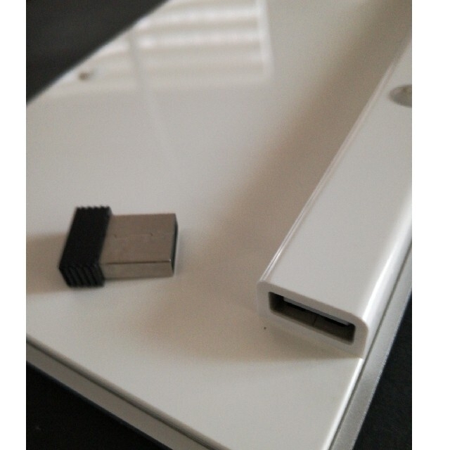 Apple(アップル)のApple 純正キーボード テンキー付き スマホ/家電/カメラのPC/タブレット(PC周辺機器)の商品写真