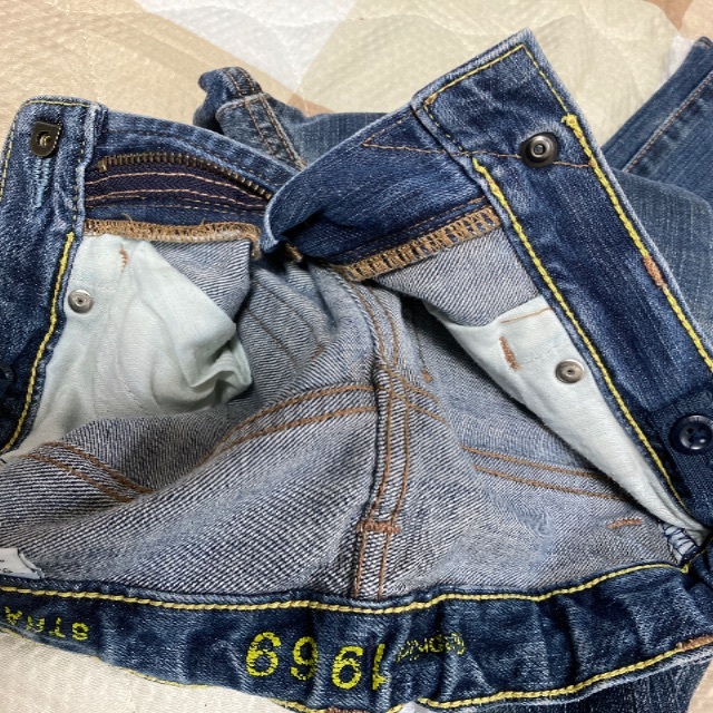 GAP(ギャップ)のギャップ130 ジーンズ キッズ/ベビー/マタニティのキッズ服男の子用(90cm~)(パンツ/スパッツ)の商品写真