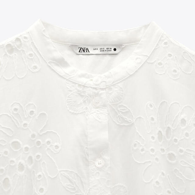 ZARA(ザラ)の新品　ZARA カットワーク刺繍ワンピース　XS レディースのワンピース(ロングワンピース/マキシワンピース)の商品写真