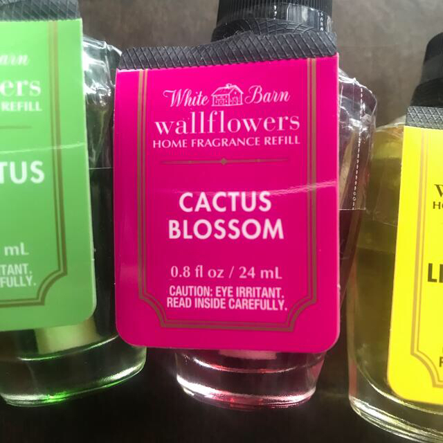 Bath & Body Works(バスアンドボディーワークス)のbath&bodyworks wallflowers refill 詰め替え3個 コスメ/美容のリラクゼーション(アロマグッズ)の商品写真