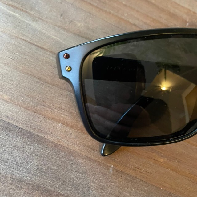 Oakley(オークリー)の【中古】Oakleyサングラス　ブラック　男性用　ケース無 レディースのファッション小物(サングラス/メガネ)の商品写真