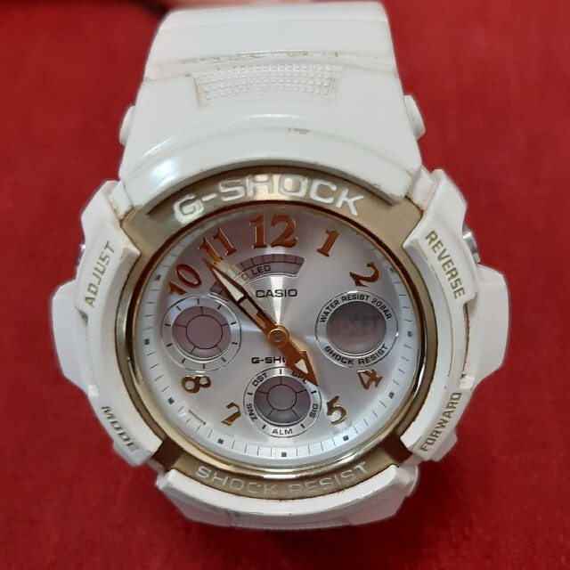 CASIO(カシオ)のカシオ G-SHOCK AW-590LV ラバーズコレクション 白/金 USED メンズの時計(腕時計(デジタル))の商品写真