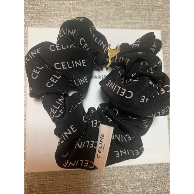 celine(セリーヌ)のセリーヌ　シュシュ　ヘアアクセサリー　黒　新品、未使用 レディースのヘアアクセサリー(ヘアゴム/シュシュ)の商品写真