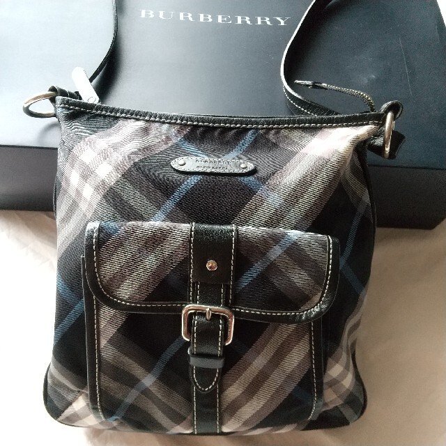 BURBERRY(バーバリー)のBURBERRY BLUE LABEL  ショルダーバッグ ノバチェック レザー レディースのバッグ(ショルダーバッグ)の商品写真