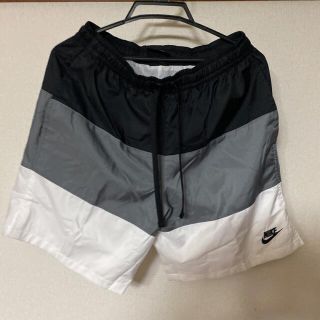 ナイキ(NIKE)のナイキ　ナイロンショートパンツ　Mサイズ(ショートパンツ)