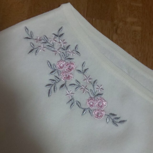 花柄刺繍サマーニット