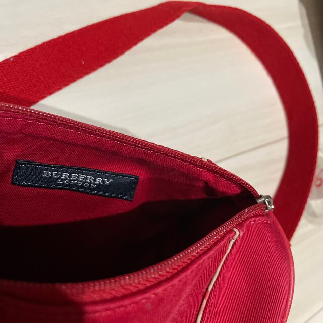 BURBERRY(バーバリー)のバーバリー　ショルダー　キッズ　赤 キッズ/ベビー/マタニティのこども用バッグ(その他)の商品写真