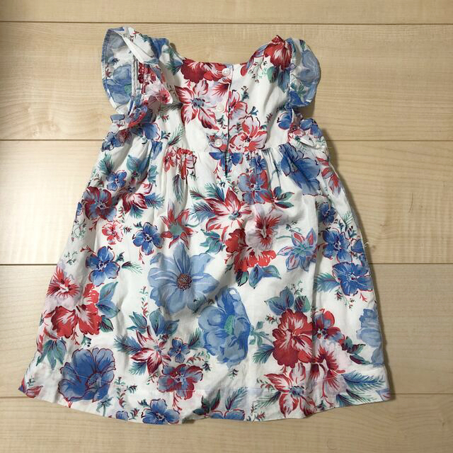 babyGAP(ベビーギャップ)のBABYGAP ワンピース　80センチ キッズ/ベビー/マタニティのベビー服(~85cm)(ワンピース)の商品写真