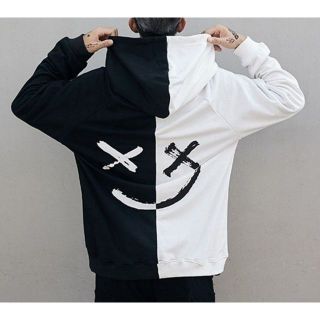 新品!大人気!落書きバックプリントパーカー スマイリー 韓国 黒 裏起毛