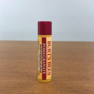 バーツビーズ(BURT'S BEES)の【BURT‘S BEES】POMEGRANATE 1本(リップケア/リップクリーム)