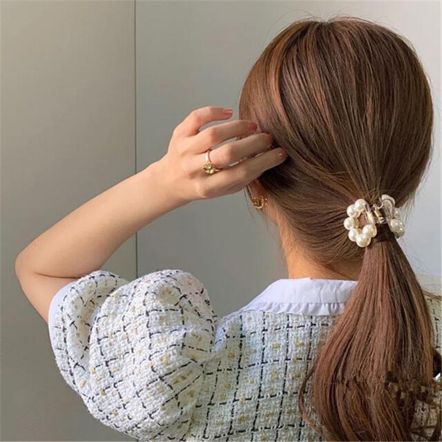 【新品未使用】韓国　パール　ヘアクリップ　バレッタ ♡♡ 4cm ♡♡④ レディースのヘアアクセサリー(バレッタ/ヘアクリップ)の商品写真