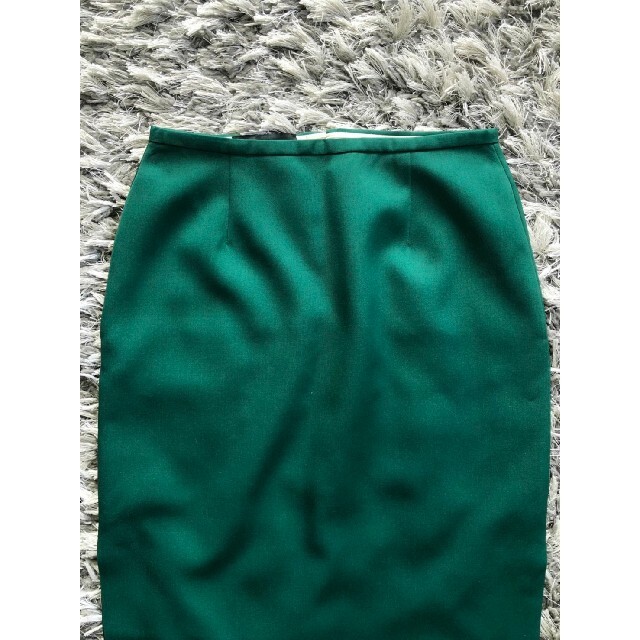 ROCHAS(ロシャス)の値下　ロシャス スカート マルニ  ヌメロベントゥーノ  レッドヴァレンティノ レディースのスカート(ひざ丈スカート)の商品写真