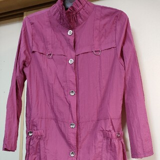 渋いピンクのジャケット(ナイロンジャケット)