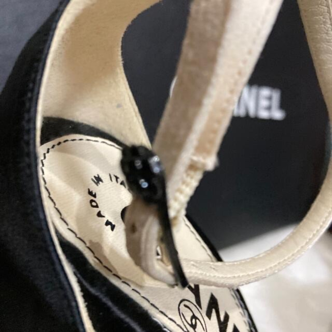 CHANEL(シャネル)のシャネルサンダル　黒 レディースの靴/シューズ(サンダル)の商品写真