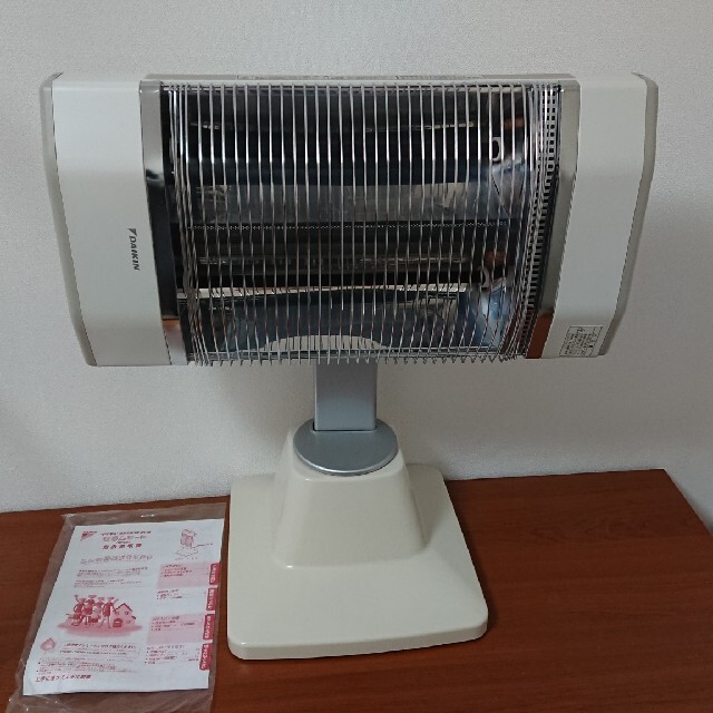 DAIKIN - 【中古】ダイキン遠赤外線暖房機セラムヒート07年製の DAIKIN - 【中古】ダイキン遠赤外線暖房機セラムヒート07年製の