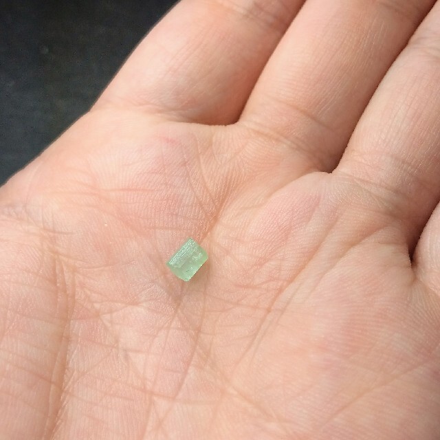 エメラルド 原石 16.45ct 天然エメラルド アフガニスタン エメラルド