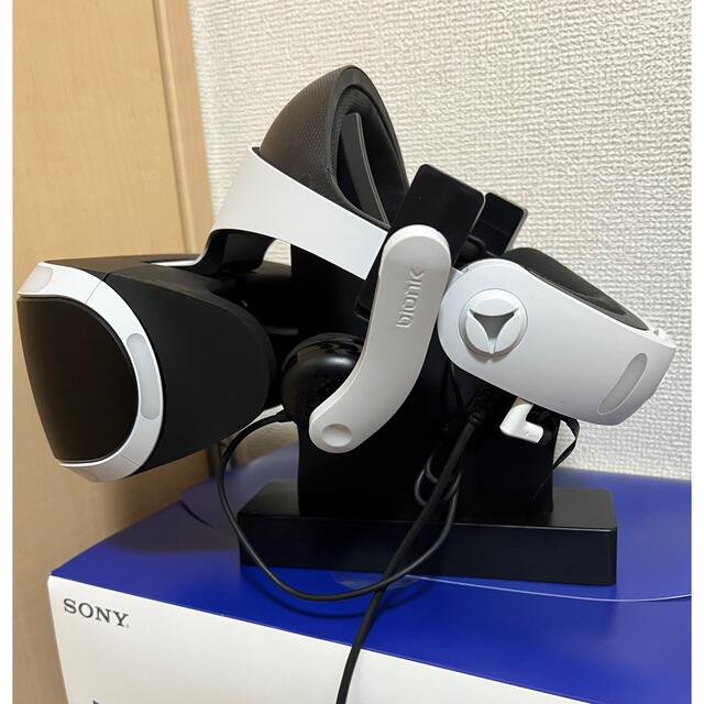 PlayStation VR(プレイステーションヴィーアール)の新型PlayStationVR CUHJ-16003周辺機器セット エンタメ/ホビーのゲームソフト/ゲーム機本体(家庭用ゲーム機本体)の商品写真