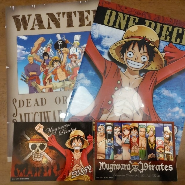 ONE PIECE(ワンピース)のワンピース　クリアファイル＆ステッカー＆トートバッグ エンタメ/ホビーのアニメグッズ(クリアファイル)の商品写真