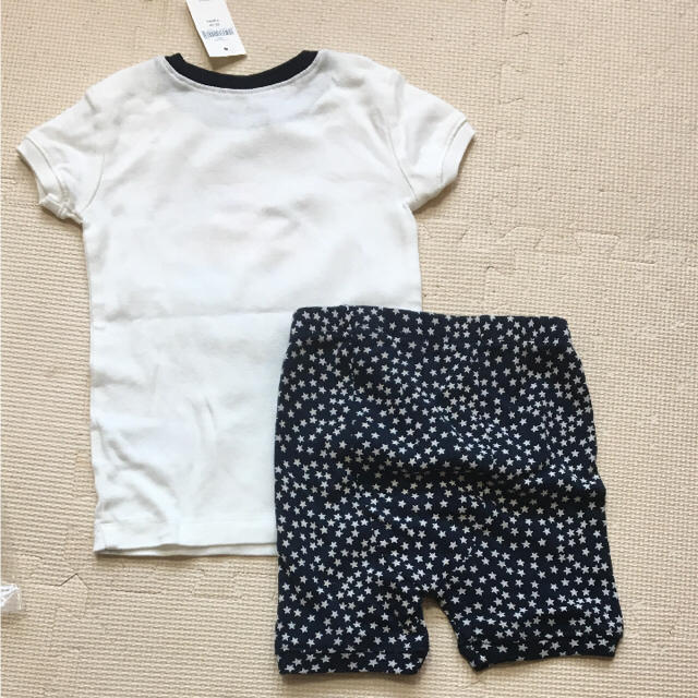 babyGAP(ベビーギャップ)のbabyGAP☆新品☆95☆半袖ショートパンツパジャマ キッズ/ベビー/マタニティのキッズ服女の子用(90cm~)(パジャマ)の商品写真