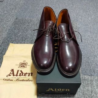 オールデン(Alden)のAlden1339デザートブーツ、バーガンディ新品未使用品です。(ブーツ)