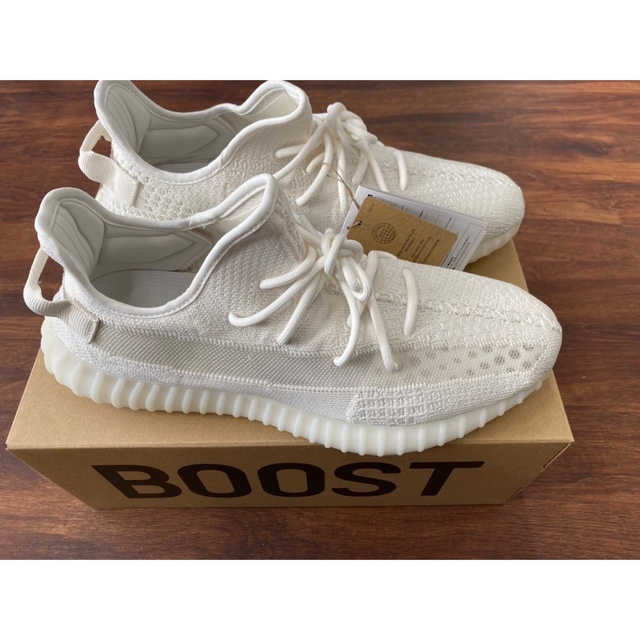 adidas(アディダス)のadidas YEEZY BOOST 350 V2"Bone" メンズの靴/シューズ(スニーカー)の商品写真