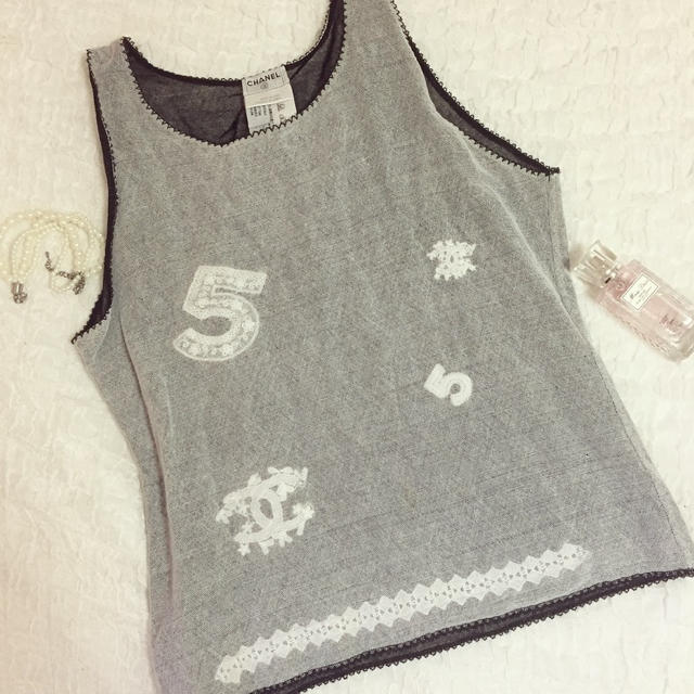 CHANEL(シャネル)のchanel ノースリーブtops レディースのトップス(カットソー(半袖/袖なし))の商品写真