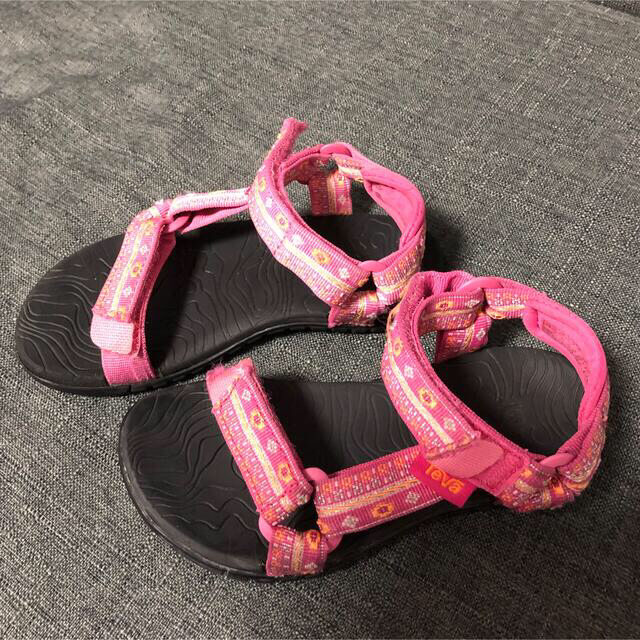 Teva(テバ)のTeva    サンダル　18センチ キッズ/ベビー/マタニティのキッズ靴/シューズ(15cm~)(サンダル)の商品写真