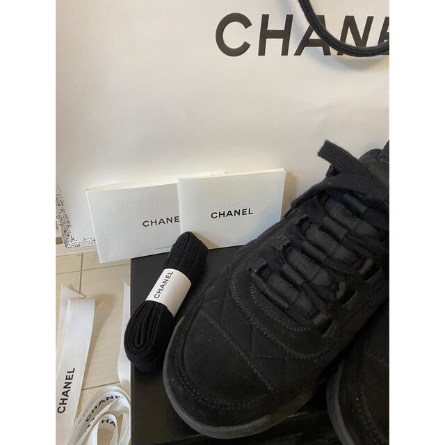 CHANEL(シャネル)のシャネル　◆新作◆完売品◆ スニーカー　37  黒　ブラック　23.5 レディースの靴/シューズ(スニーカー)の商品写真