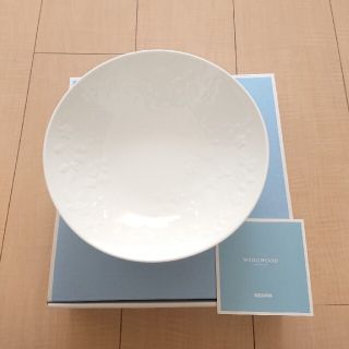 ウェッジウッド(WEDGWOOD)の箱付き ウェッジウッド ワイルドストロベリー ホワイト ボウル(食器)