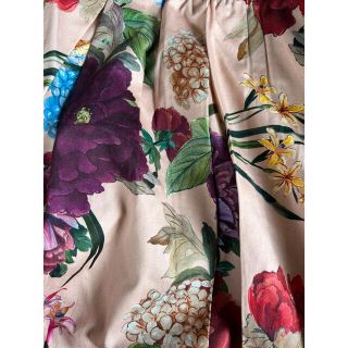 ZARA - 最終値下げ、早い者勝ち❗️ZARA 新品 花柄スカートの通販 by ...