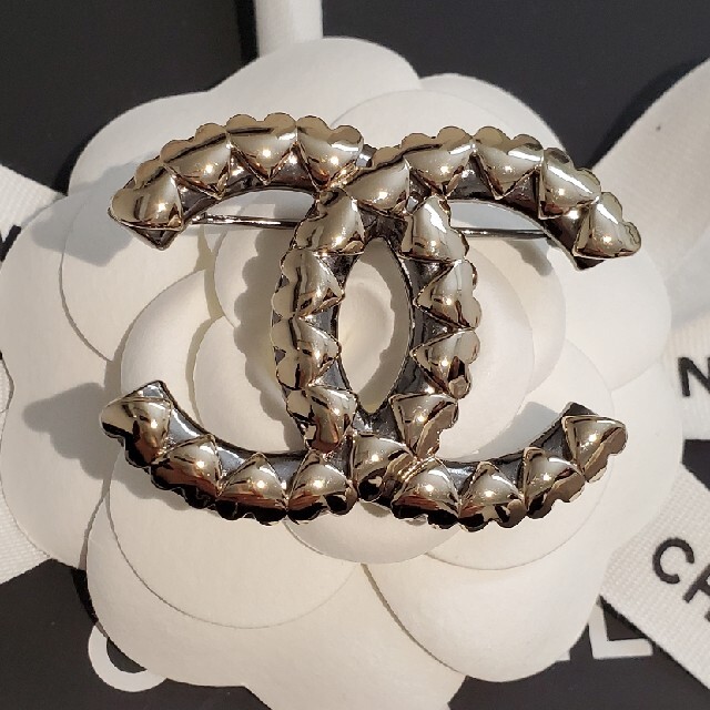 半額SALE☆ CHANEL - シャネル♡ブローチ♡ハート♡ ブローチ