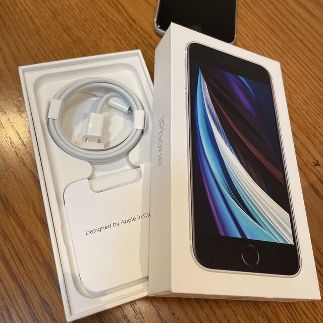 極美品◎iPhone SE 第2世代 64GB SIMフリー ホワイト 極美品◎iPhone SE 第2世代 64GB SIMフリー ホワイト