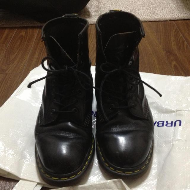 Dr.Martens(ドクターマーチン)の値下Dr.Martins8ホールブーツ黒 レディースの靴/シューズ(ブーツ)の商品写真