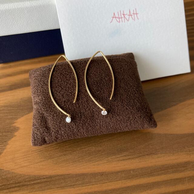 AHKAH(アーカー)ベアピアス 18K - soscoletadeoleos.com.br