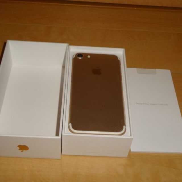 ●iphone 7 Gold 32GB SIMフリー● スマホ/家電/カメラのスマートフォン/携帯電話(スマートフォン本体)の商品写真