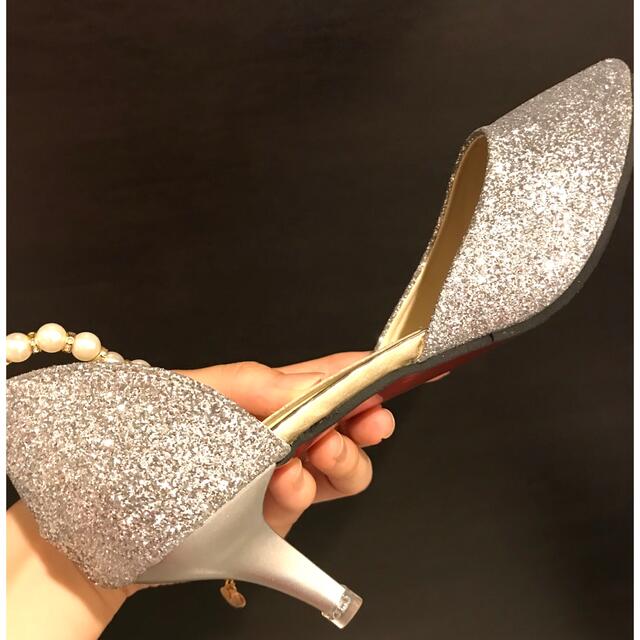 キラキラパンプス ラメ グリッター 結婚式 ポインテッドトゥ 23cm シルバー レディースの靴/シューズ(ハイヒール/パンプス)の商品写真
