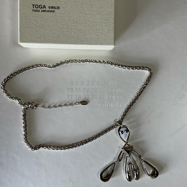 TOGA(トーガ)の鶏そぼろ様専用TOGA VIRILIS エイリアンネックレス　トーガ メンズのアクセサリー(ネックレス)の商品写真